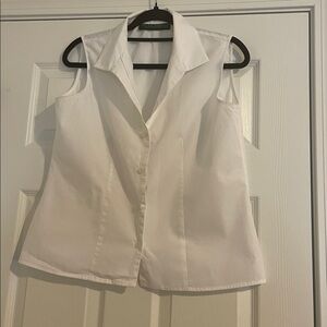 Harve Benard by Benard Holtzman white cotton buttoned sleeveless. Size L.
